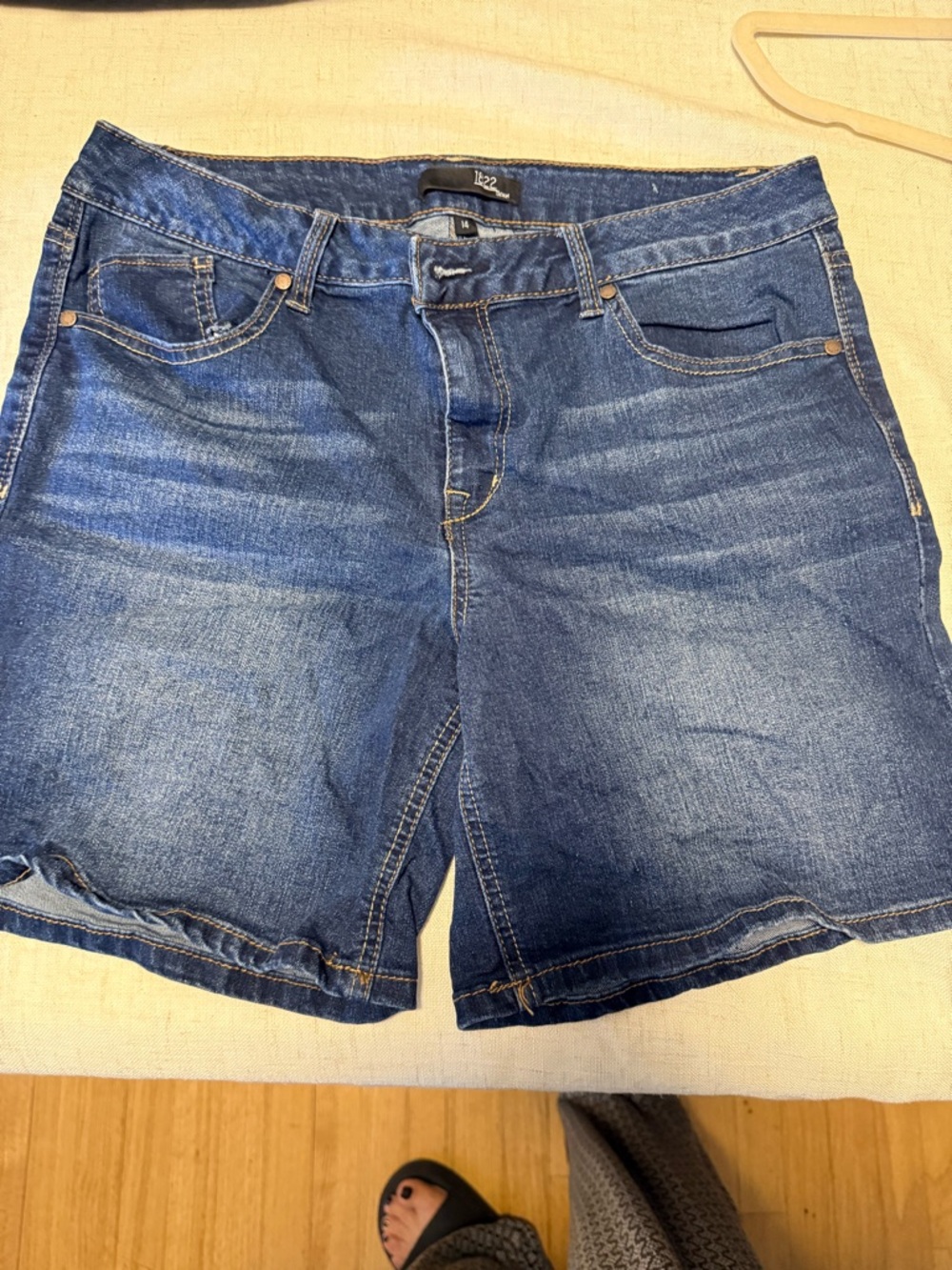 1822 Denim Mid to Dark Blue Women's Jeans